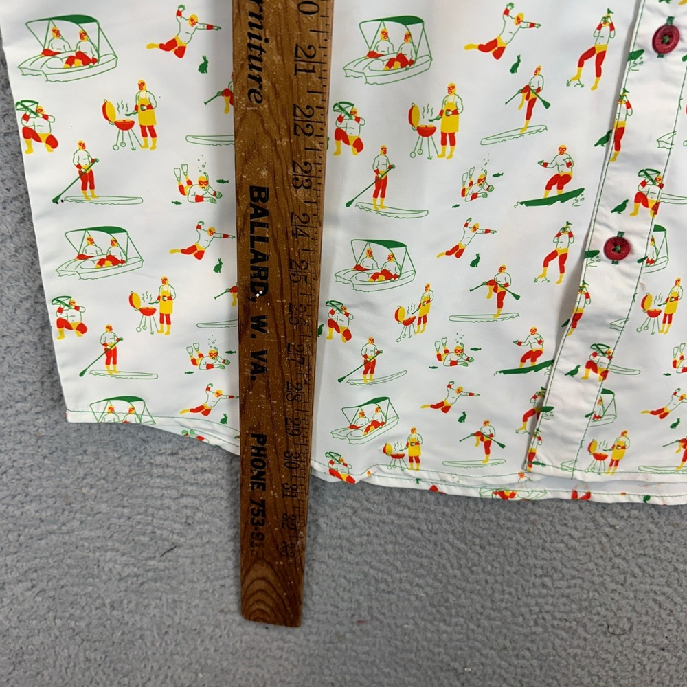 Magellan Outdoors Shirt Mens Large Fish Gear White Lucha Libre Button Down EUC - Picture 8 of 9